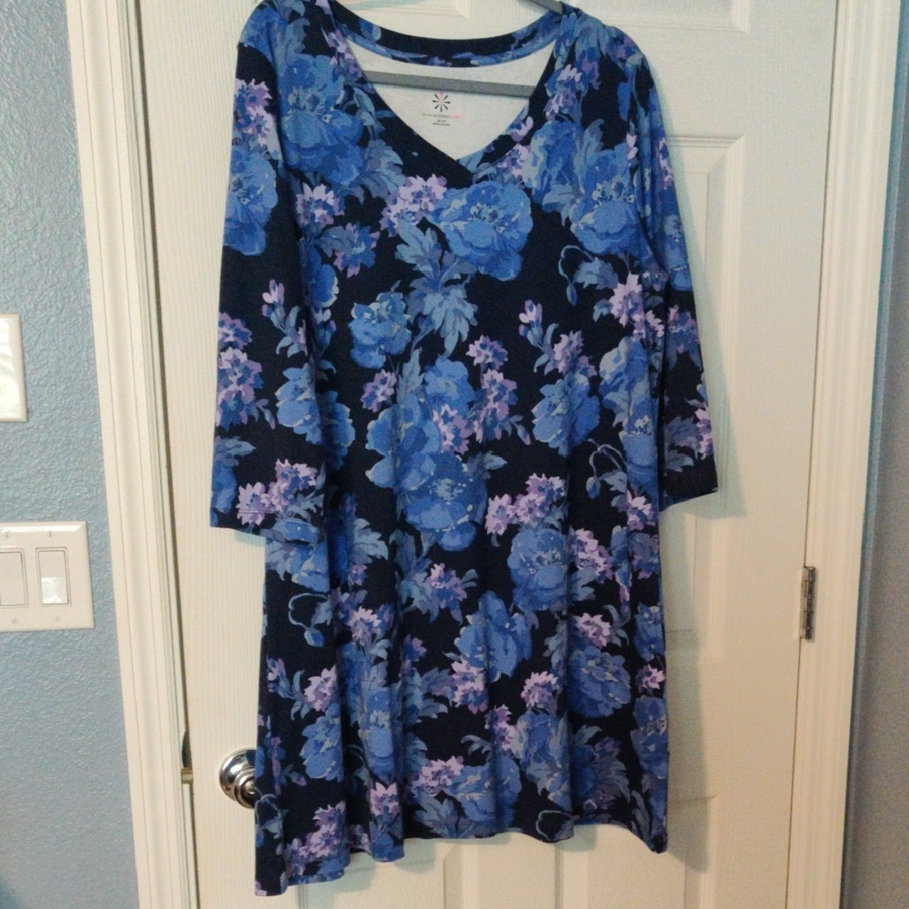 Isaac Mizrahi Navy and Blue Floral Long Sleeve Dress